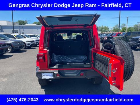 Certified 2025 Jeep Wrangler Unlimited Sahara AWD/4WD image 23