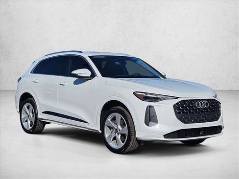 Used 2025 Audi Q5 Premium Plus image 3