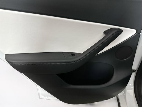 Used 2022 Tesla Model Y Performance AWD/4WD image 26