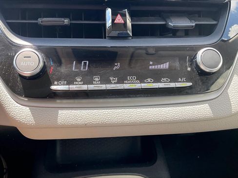 Used 2024 Toyota Corolla LE FWD image 29