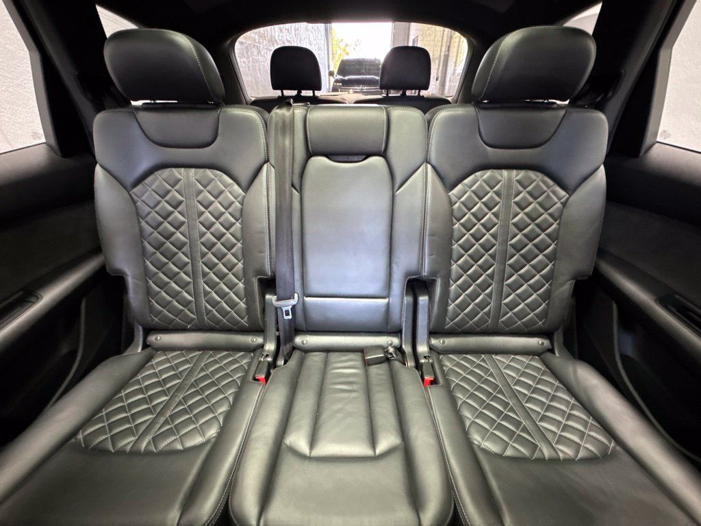 Used 2021 Audi SQ7 Premium Plus AWD/4WD image 25