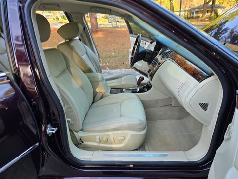 Used 2008 Cadillac DTS Luxury II image 6