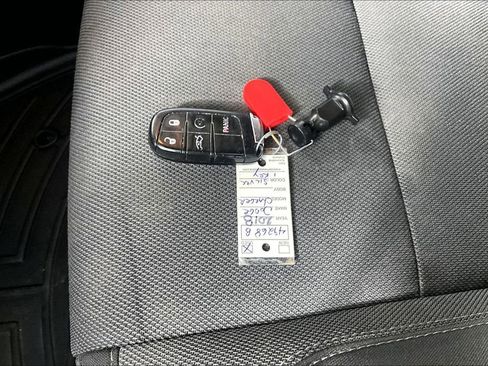 Used 2018 Dodge Charger R/T RWD image 10