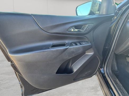 Used 2023 Chevrolet Equinox LT image 45