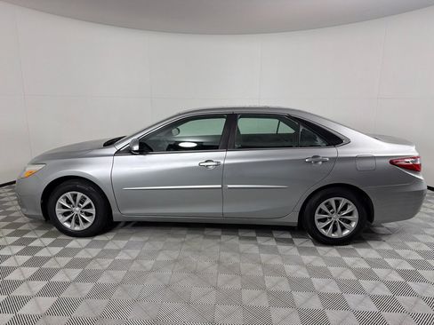 Used 2015 Toyota Camry LE image 8