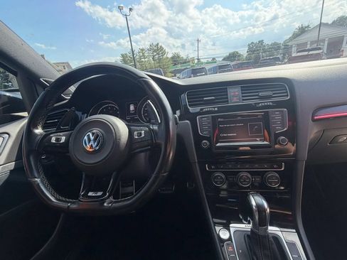 Used 2015 Volkswagen Golf R 4-Door AWD/4WD image 9