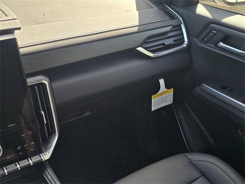 New 2026 GMC Acadia Elevation image 16