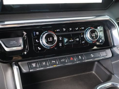 Used 2024 GMC Sierra 3500 Denali Ultimate AWD/4WD image 19