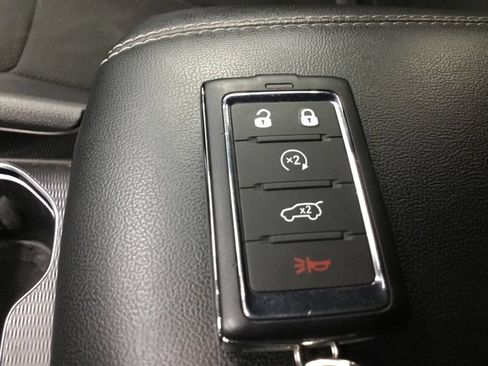 Used 2024 Jeep Grand Cherokee Altitude AWD/4WD image 10