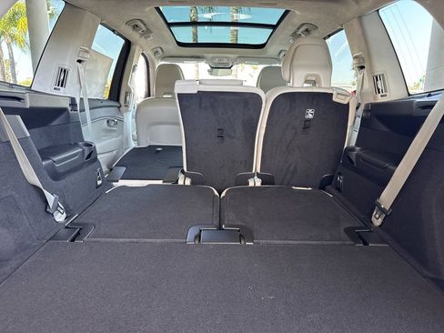 New 2026 Volvo XC90 T8 Ultra w/ Lounge Package AWD/4WD image 15