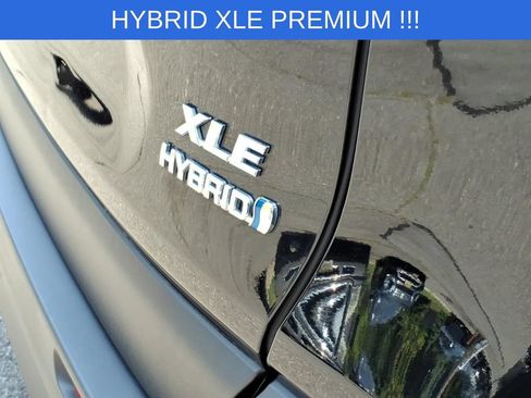 Used 2023 Toyota RAV4 XLE Premium AWD/4WD image 8
