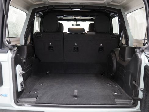 Used 2023 Jeep Wrangler Unlimited AWD/4WD image 7