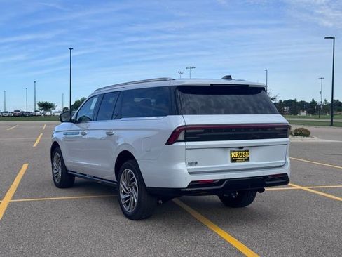 New 2025 Lincoln Navigator L Reserve image 41