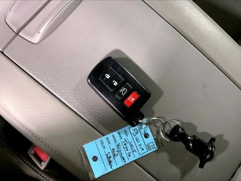 Used 2015 Toyota Highlander XLE AWD/4WD image 15