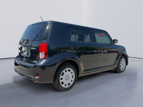Used 2014 Scion xB FWD image 3