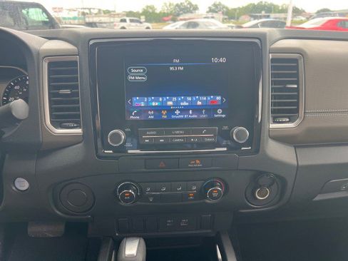 Used 2022 Nissan Frontier SV image 23