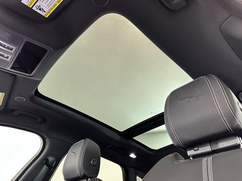 New 2026 Jaguar F-PACE R-Dynamic S image 14