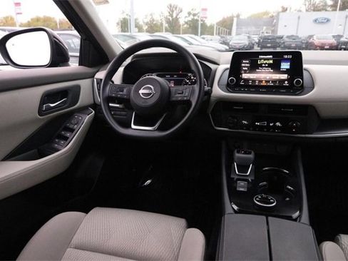 Certified 2024 Nissan Rogue SV image 22