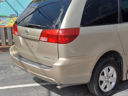 Used 2005 Toyota Sienna LE w/ Assistance Pkg 2 FWD image 31