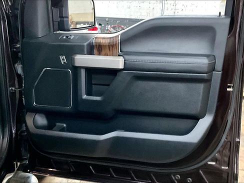 Used 2020 Ford F150 Lariat w/ FX4 Off-Road Package image 25