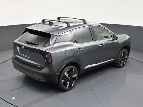 Used 2026 Nissan Kicks SR FWD image 17