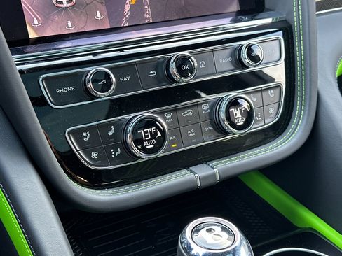 New 2025 Bentley Bentayga image 24