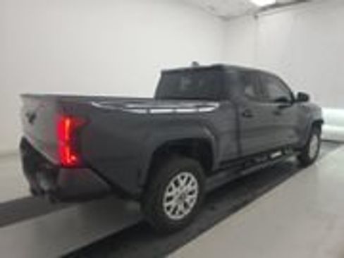 Used 2025 Toyota Tacoma SR5 AWD/4WD image 4