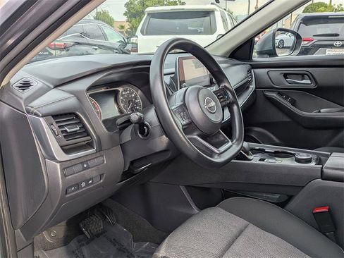 Used 2024 Nissan Rogue SV image 15