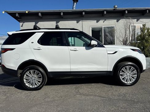 Used 2017 Land Rover Discovery HSE AWD/4WD image 8