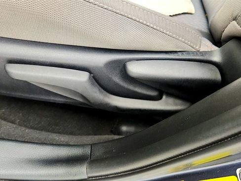Used 2016 Toyota Corolla LE FWD image 11