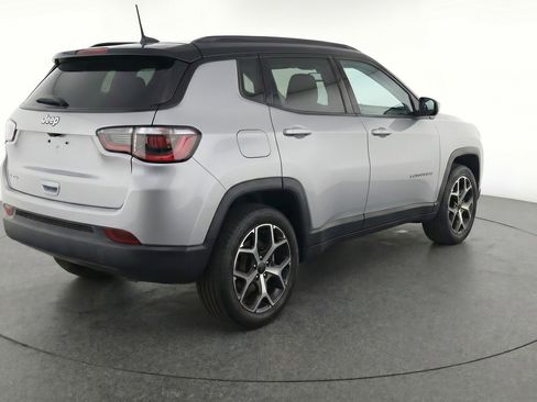 Used 2025 Jeep Compass Limited AWD/4WD image 9