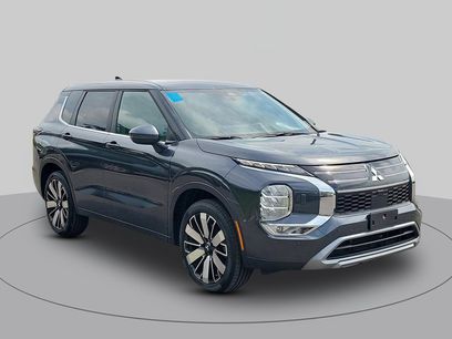 Used 2025 Mitsubishi Outlander SE