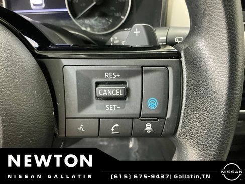 Used 2023 Nissan Rogue SV FWD image 26