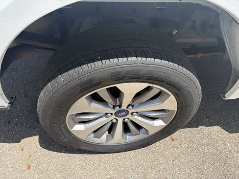 Used 2018 Ford F150 XL w/ Equipment Group 101A Mid AWD/4WD image 11