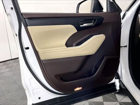 Used 2022 Toyota Highlander XLE image 20