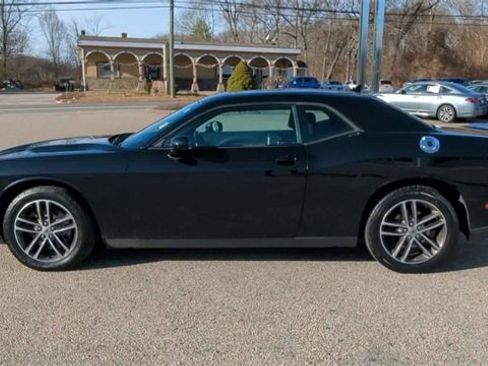 Used 2019 Dodge Challenger SXT w/ Cold Weather Group image 5