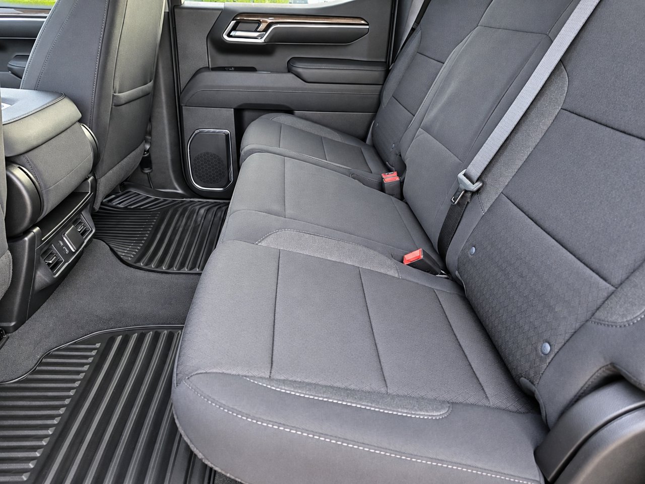 Certified 2026 Chevrolet Silverado 1500 LT AWD/4WD image 32