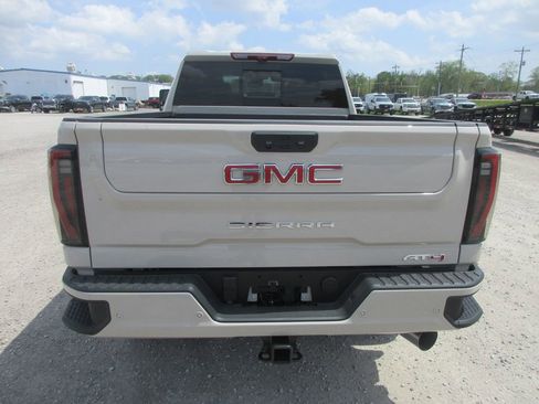 New 2026 GMC Sierra 2500 AT4 w/ AT4 Premium Plus Package AWD/4WD image 6