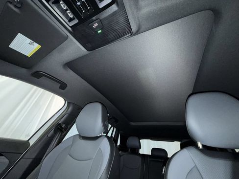 Used 2026 Volkswagen Tiguan SE R-Line AWD/4WD image 19