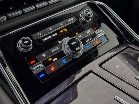 Used 2019 Lincoln Navigator Reserve w/ Cargo Package image 16