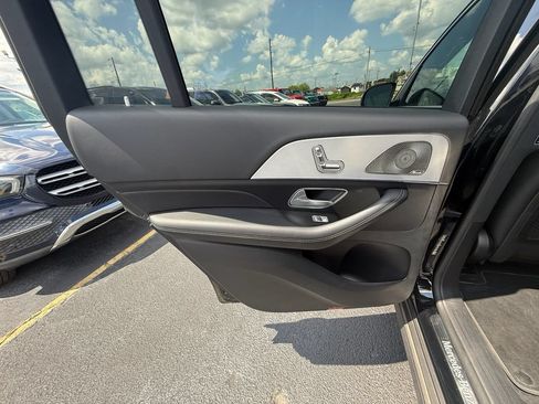 Used 2025 Mercedes-Benz GLS 450 4MATIC image 18