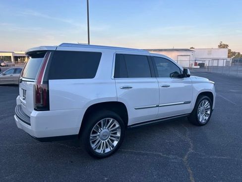 Used 2020 Cadillac Escalade Platinum AWD/4WD image 4