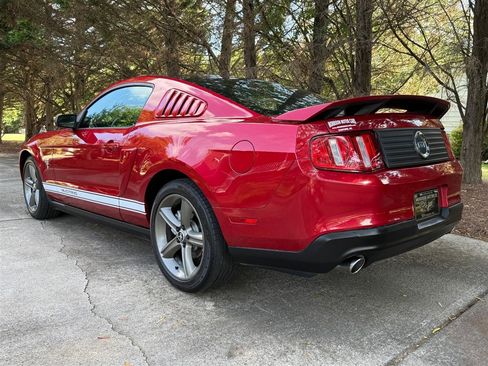 Used 2010 Ford Mustang GT Premium image 21