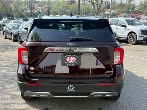 Used 2022 Ford Explorer XLT w/ Equipment Group 202A image 9