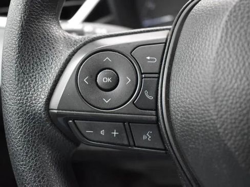 Used 2025 Toyota Corolla LE FWD image 24