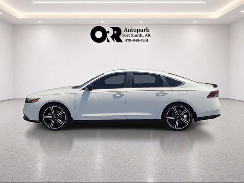 Used 2023 Honda Accord Sport image 3