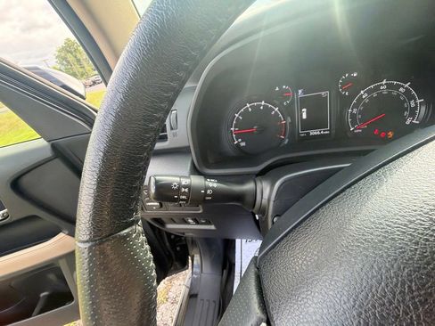 Used 2022 Toyota 4Runner SR5 AWD/4WD image 35