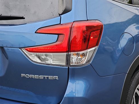 Used 2024 Subaru Forester Premium image 11