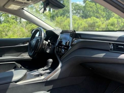 Used 2024 Toyota Camry SE FWD image 15