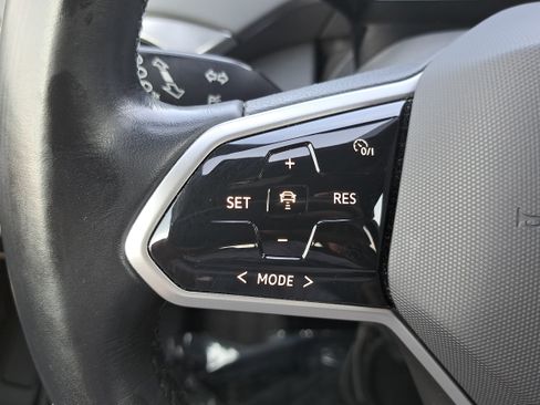 Used 2021 Volkswagen ID.4 Pro RWD image 17